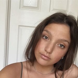 Meet your Posher, Charlotte